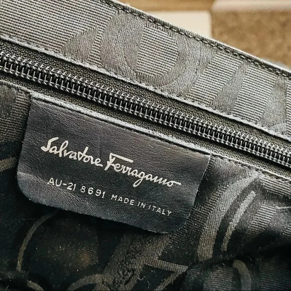 Salvatore Ferragamo Shoulder Bag - Picture 7 of 9